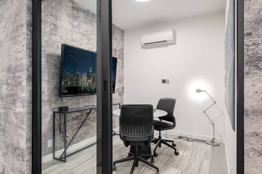 More Photos Of 166 Roy St, Seattle Office Residential For Sale