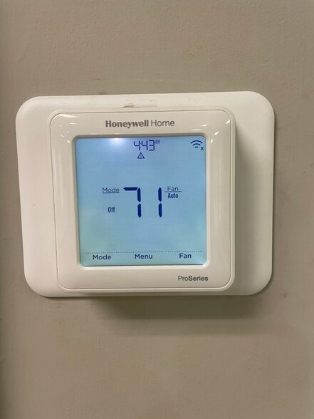 More Photos Of 100 Colony Park Dr, Cumming Bank For Lease