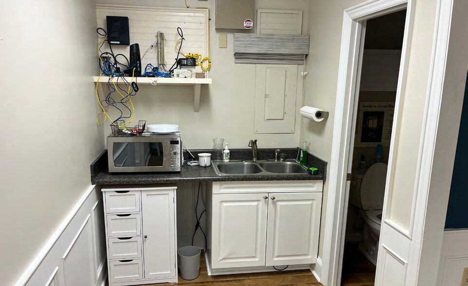 More Photos Of 113 Lee Ct, Clayton Flex For Lease