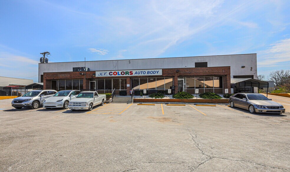 More Photos Of 2005-2007 W 103rd Ter, Leawood Service For Sale