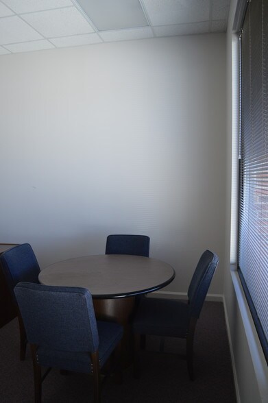More Photos Of 409 Chicago Dr, Fayetteville Flex For Lease