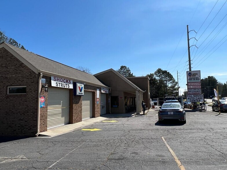 More Photos Of 1010 Killian Hill Rd SW, Lilburn Auto Repair For Sale