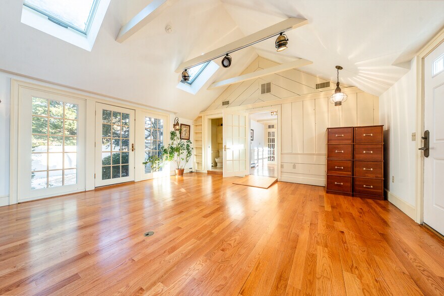 More Photos Of 413 Route 6A, East Sandwich Office Residential For Sale