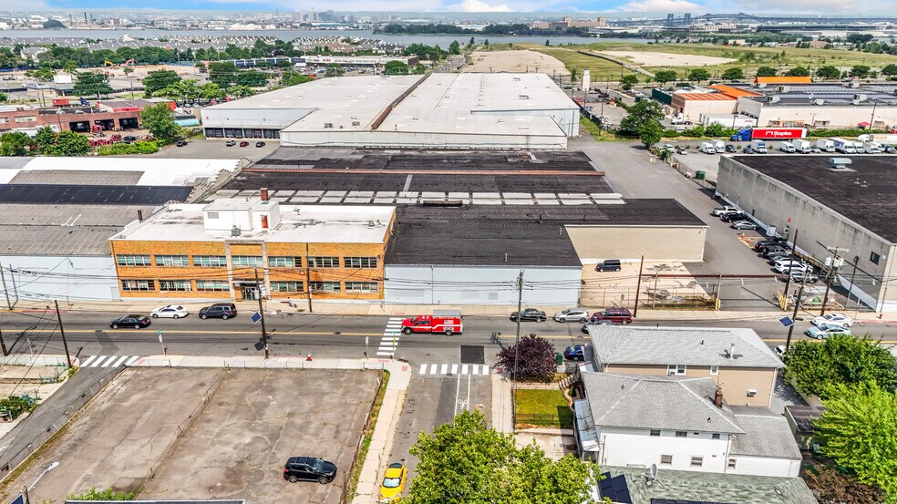More Photos Of 107 West Side Ave, Jersey City Warehouse For Lease