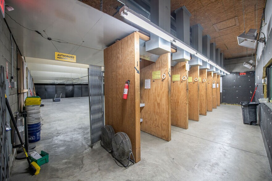 More Photos Of 1315 N Wooster Ave, Strasburg Freestanding For Lease