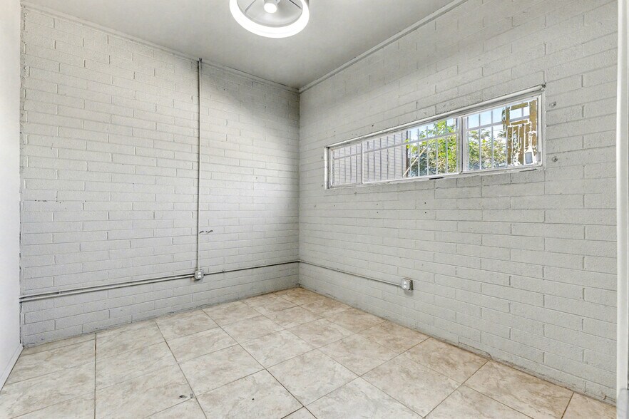 More Photos Of 1417-1421 E Washington St, Phoenix Warehouse For Lease