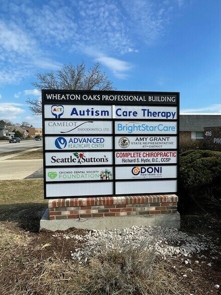 More Photos Of 416 E Roosevelt Rd, Wheaton Medical For Lease