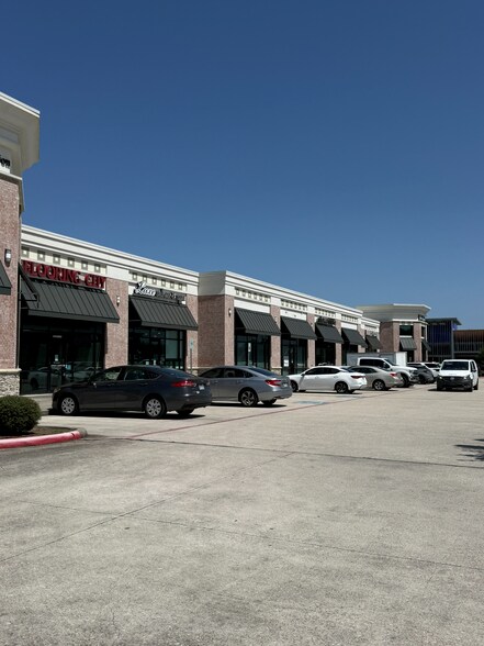 More Photos Of 9121 Broadway St, Pearland Unknown For Lease