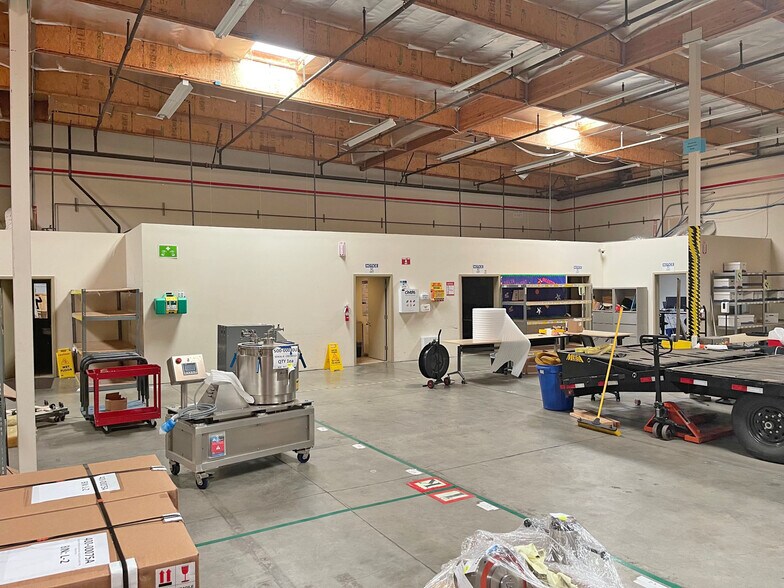 More Photos Of 525 Portal St, Cotati Distribution For Sale