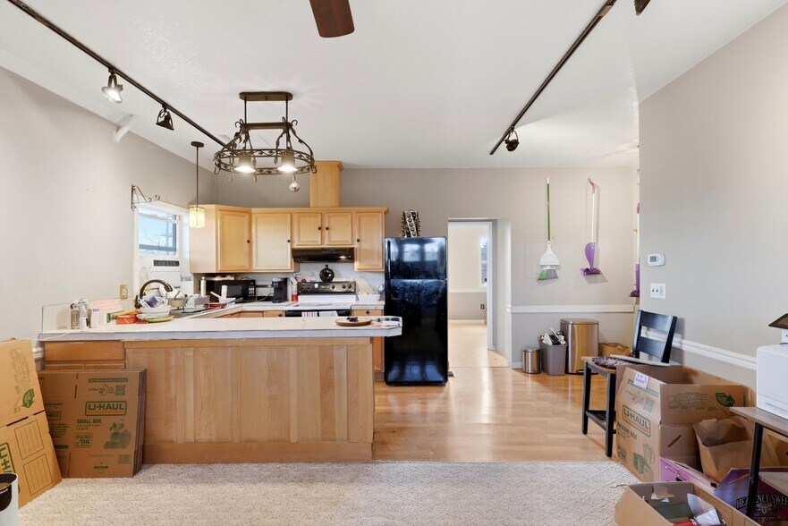 More Photos Of 114 E 2nd St, Newberg Office For Sale