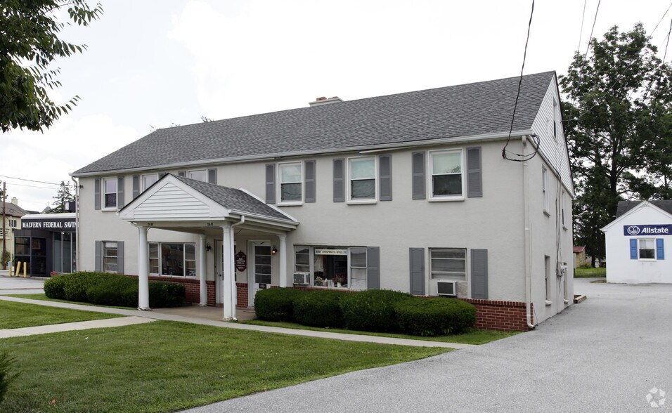 More Photos Of 114-116 W King St, Malvern Medical For Lease