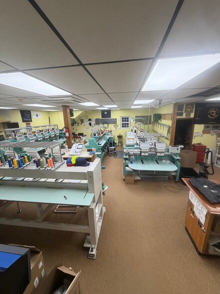 More Photos Of 82 Libby Hill Rd, Oakland General Retail For Sale