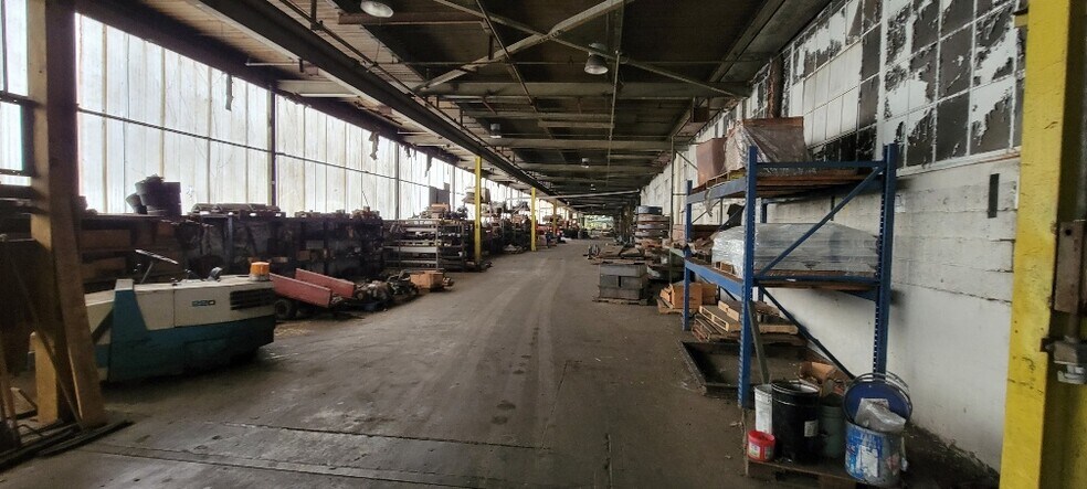 More Photos Of 900 W 9th Ave, Huntington Manufacturing For Sale