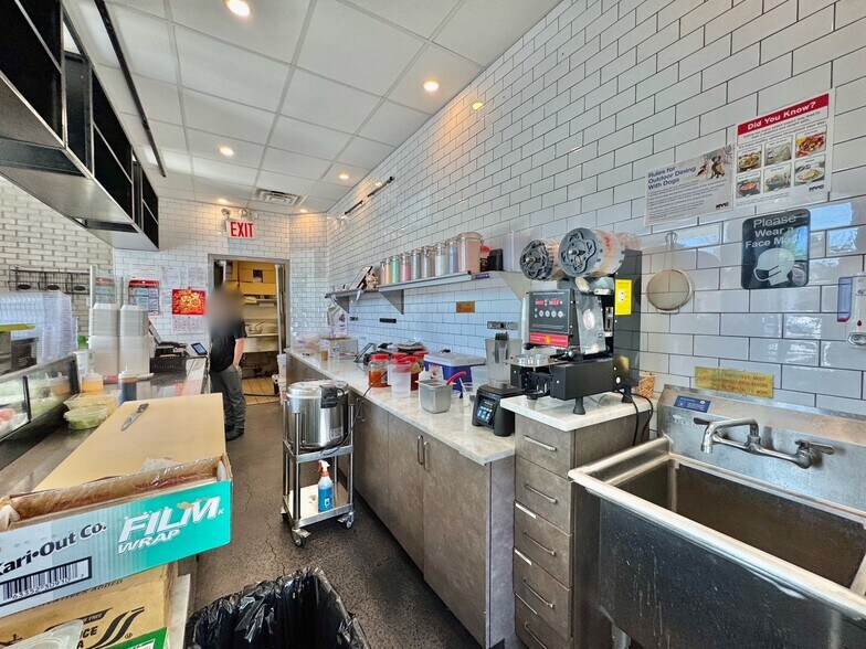 More Photos Of 1267 Forest Ave, Staten Island Storefront Retail Office For Lease