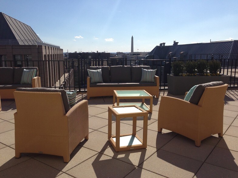 More Photos Of 1099 14th St NW, Washington Office For Lease