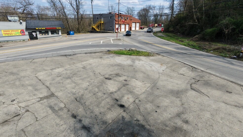 More Photos Of 301 W Main St, Saint Albans Convenience Store For Sale