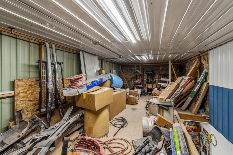 More Photos Of 2326 N Main St, Osceola Auto Repair For Sale