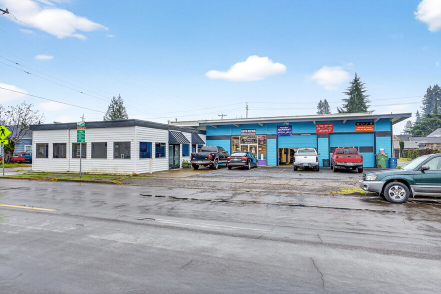 Primary Photo Of 814 E 2nd St, Newberg Office For Sale