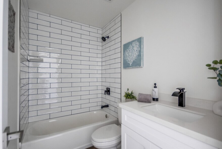 More Photos Of 4121 Utah St, San Diego Apartments For Sale