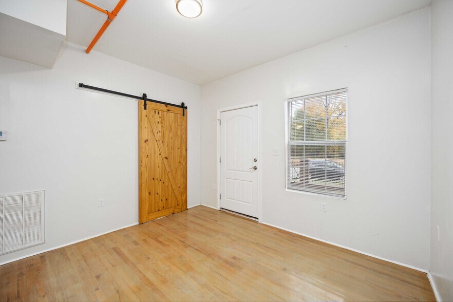 More Photos Of 2602 Isabella St, Houston Apartments For Sale