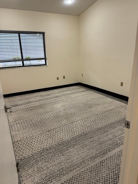 More Photos Of 621 Lakeview Rd, Clearwater Coworking Space