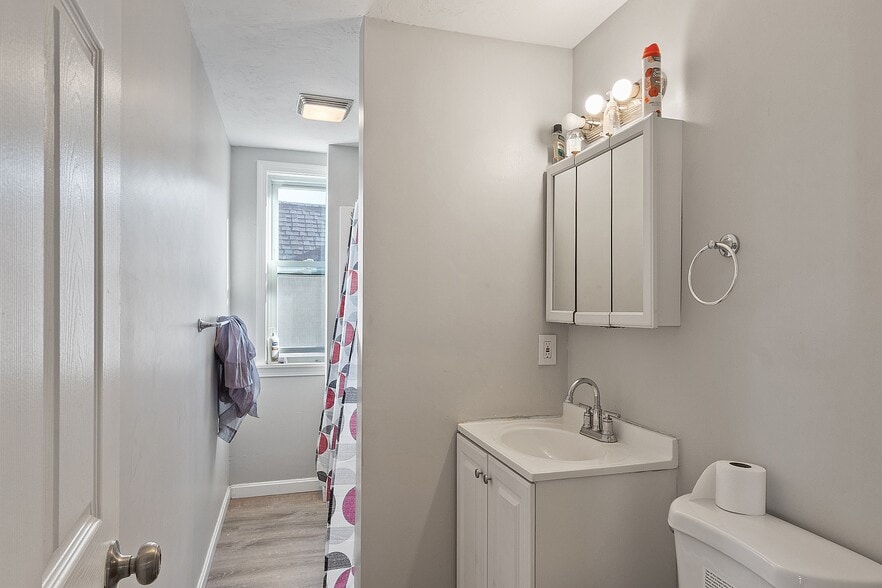 More Photos Of 36-38 Houghton St, Worcester Apartments For Sale