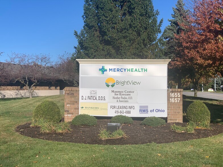 More Photos Of 1655-1657 Holland Rd, Maumee Medical For Lease