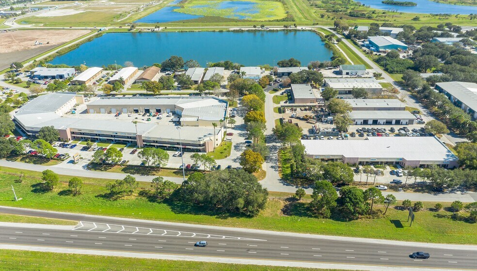 More Photos Of 313-407 Interstate Blvd, Sarasota Office For Lease