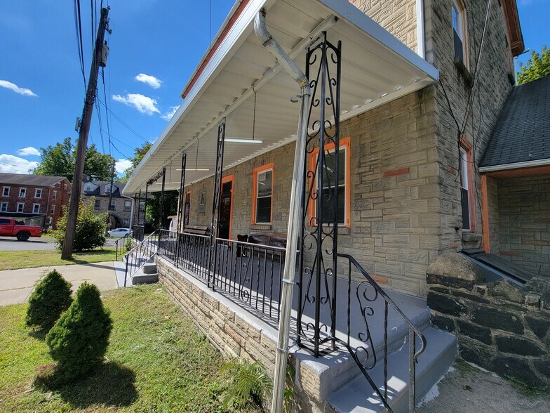 More Photos Of 30 Main St, Freemansburg General Retail For Sale