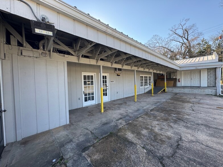 More Photos Of 2735 Huff Dr, Lawrenceville Warehouse For Lease