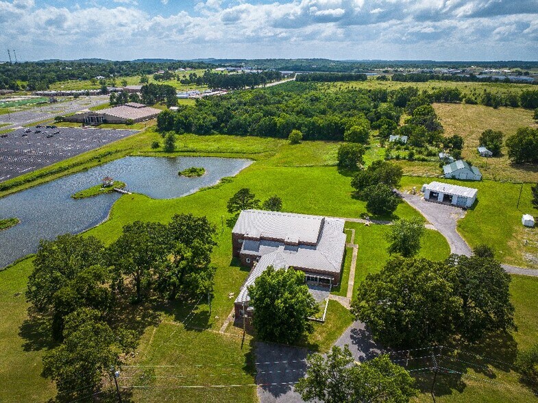 More Photos Of 7 Mathis Park Dr, Tahlequah Dormitory For Sale