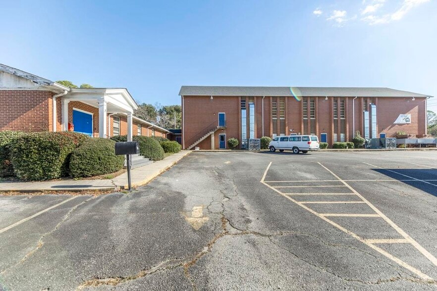 More Photos Of 2270 Shurling Dr, Macon-Bibb Religious Facility For Sale