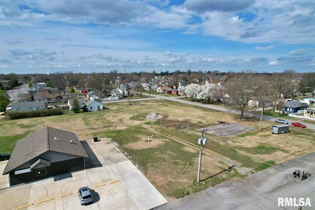 Primary Photo Of 613 E 5th St, Metropolis General Retail For Sale