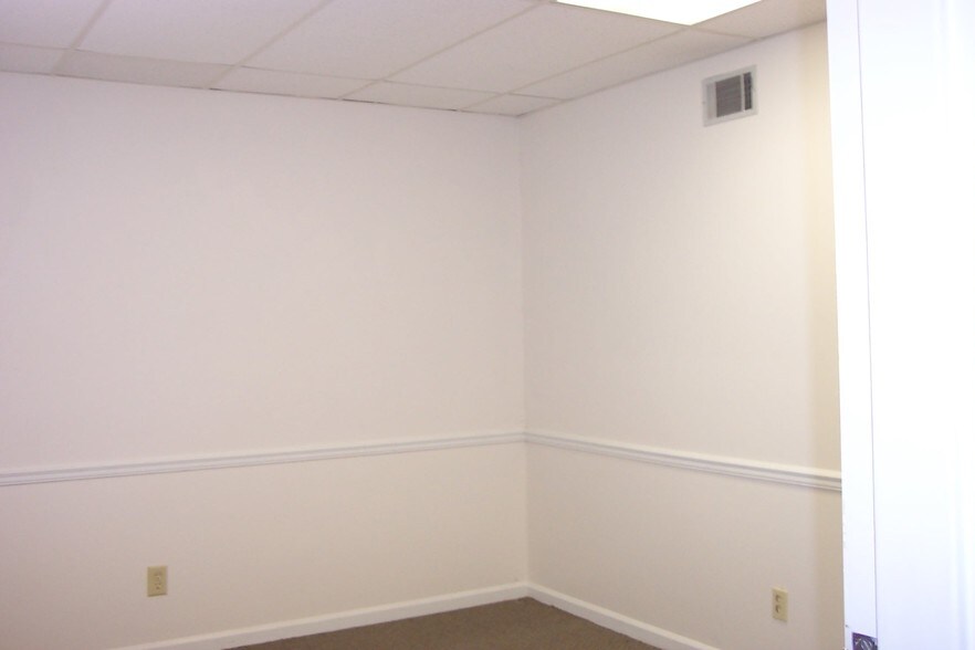 More Photos Of 2175 Highpoint Rd, Snellville Coworking Space