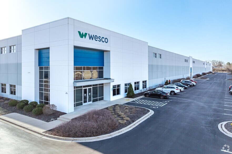 More Photos Of N59 W13855 Manhardt Dr, Menomonee Falls Industrial For Lease