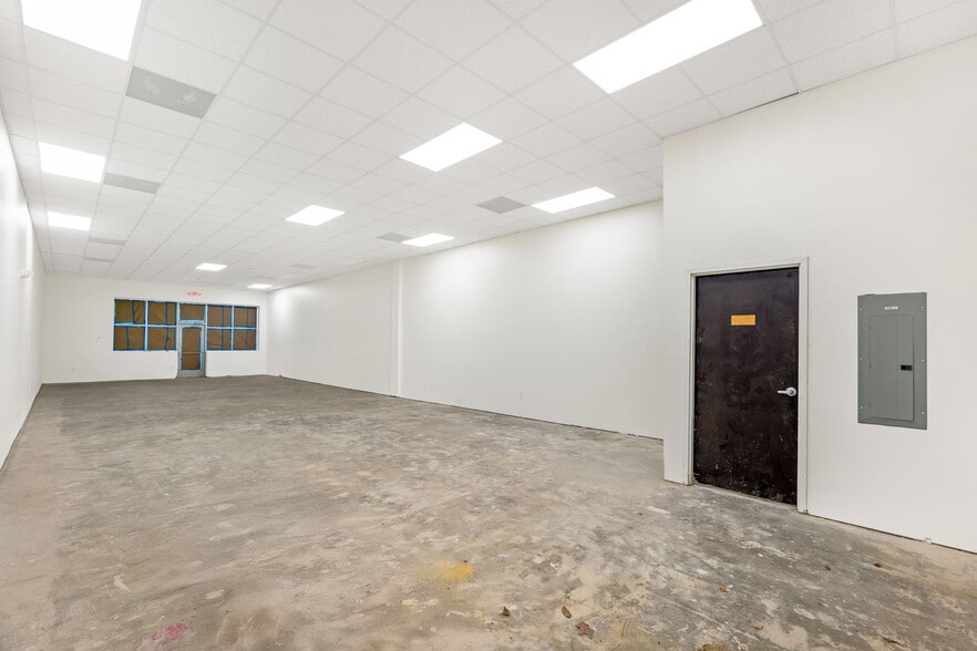 More Photos Of 9430 University City Blvd, Charlotte Freestanding For Lease