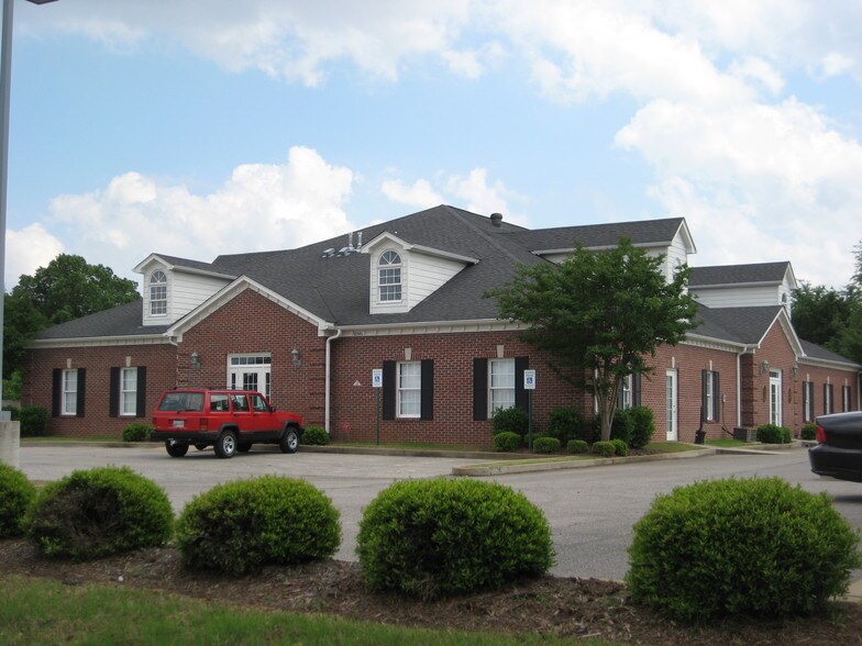 More Photos Of 8245 Cordova Rd, Cordova Medical For Lease
