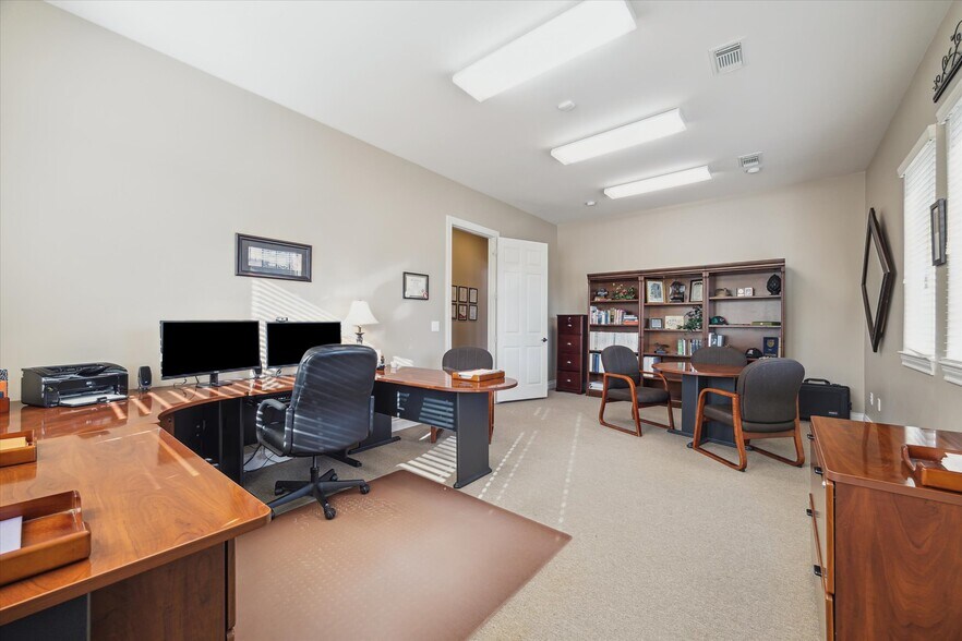 More Photos Of 435 Mason Park Blvd, Katy Loft Creative Space For Sale