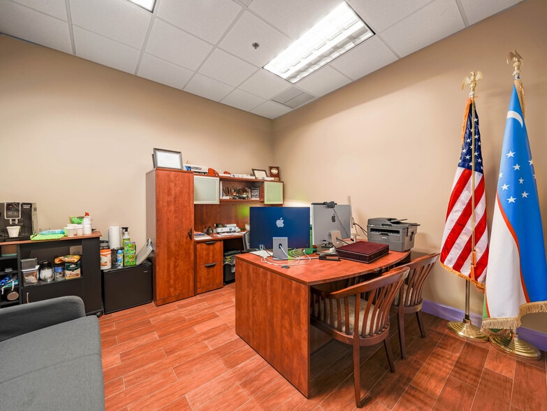 More Photos Of 7350 Futures Dr, Orlando Office For Sale