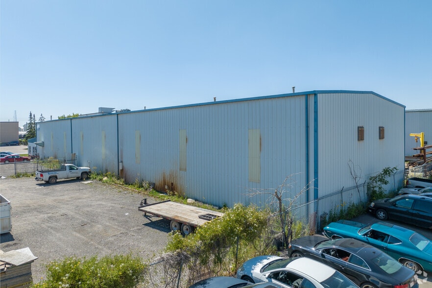 More Photos Of 5110 76th Ave SE, Calgary Manufacturing For Sale