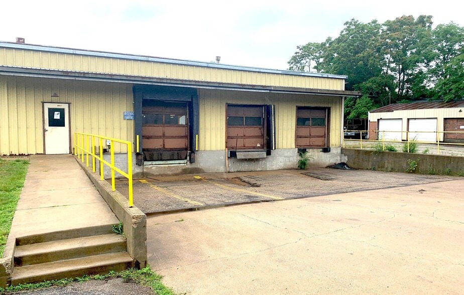 More Photos Of 1010 N Main St, Elkhart Warehouse For Lease