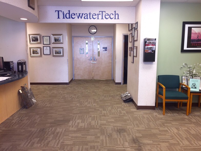 More Photos Of 5301 E Princess Anne Rd, Norfolk Flex For Lease