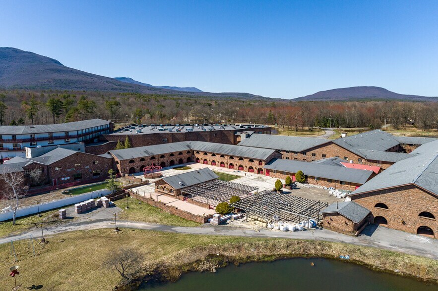 More Photos Of 4858 Route 32, Catskill Hotel For Lease