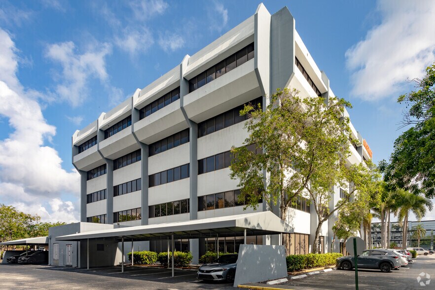 Primary Photo Of 800 W Cypress Creek Rd, Fort Lauderdale Office For Lease