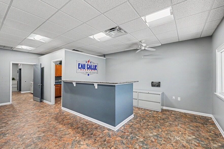 More Photos Of 2012 Aurora Rd, Melbourne Service For Lease