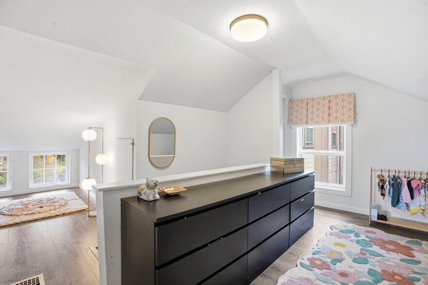 More Photos Of 1314 7th St, Oregon City Flex For Sale