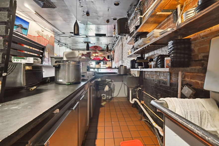 More Photos Of 1224 H St NE, Washington Storefront For Lease