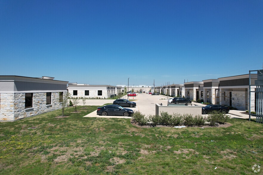 More Photos Of 3129 Kingsley Dr, Pearland Medical For Lease