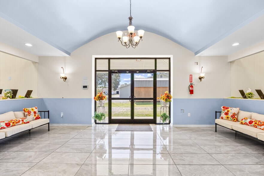 More Photos Of 69 Jessamine Ave, Georgetown Flex For Lease