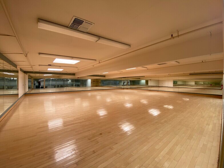 More Photos Of 1814-1816 Hillsdale Ave, San Jose Freestanding For Sale